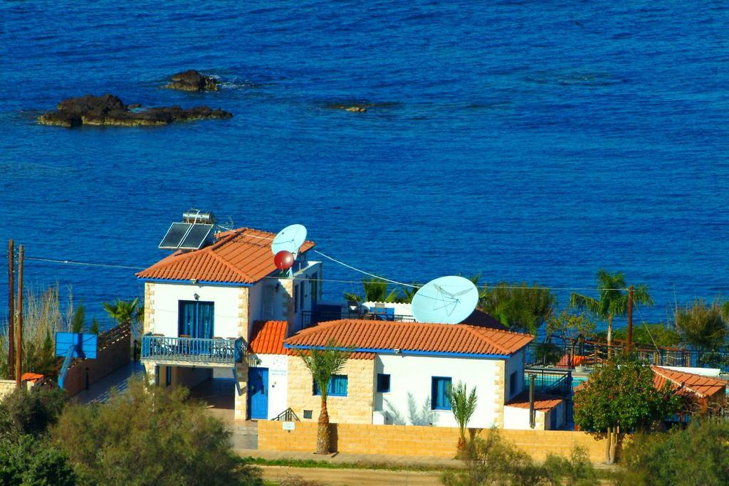 Astrofegia Beachfront Villa Pomos Quarto foto
